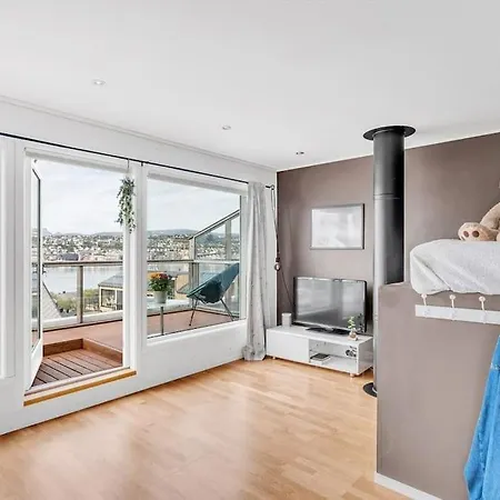 Moderne Sentralt Hjem * Тромсё